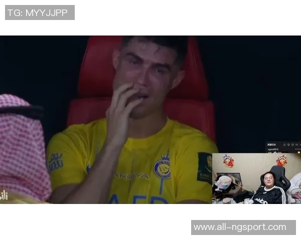 C罗赛后苦笑做偷窃手势引发热议新月锁定胜局让他倍感不满 C罗赛后苦笑做偷窃手势引发热议新月锁定胜局让他倍感不满